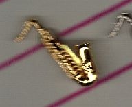 Szaxofon kitűző (arany színű)