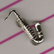 Szaxofon kitűző (ezüst színű)